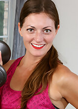 Veronica Johnson Getting Swole