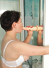 Mature.nl - Modern Grandma Nata Loves To Play With Her Dildo And Her Pussy In The Bathroom