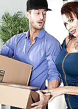 Vanessa, The Fuck Machine And The Delivery Man