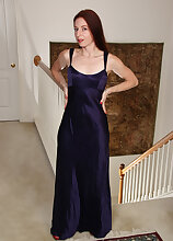 Hairy housewife Evane Nordstern