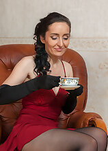 Tea time with gorgeous Di Devi