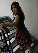 Mature.nl - Hairy Japanese MILF Yumi Kajiyama gets fucked & creampied