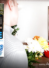 Mature.nl - MILF Aurora is having a blind date with a young guy