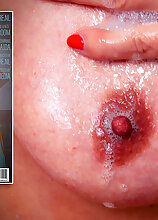 Mature.nl - Mature Majda is getting nasty in the bathroom