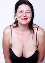 Horny Milf Betsy Long